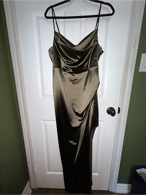le chateau green dress le chateau | Dresses | Emerald Green Velvet Mini